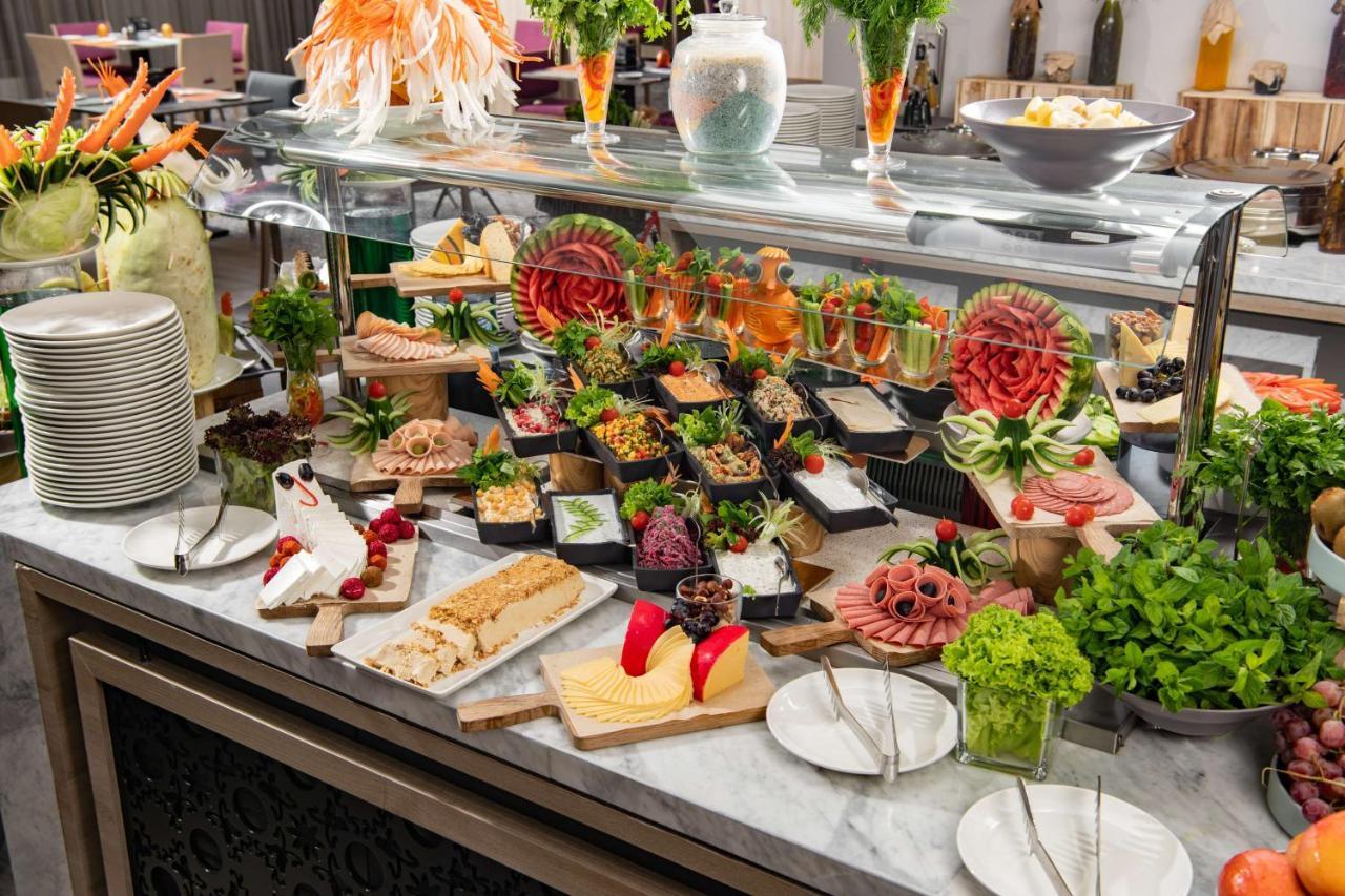 Park Inn By Radisson Makkah Aziziyah Mekka Eksteriør bilde Buffet at the Mandarin Oriental, Rome