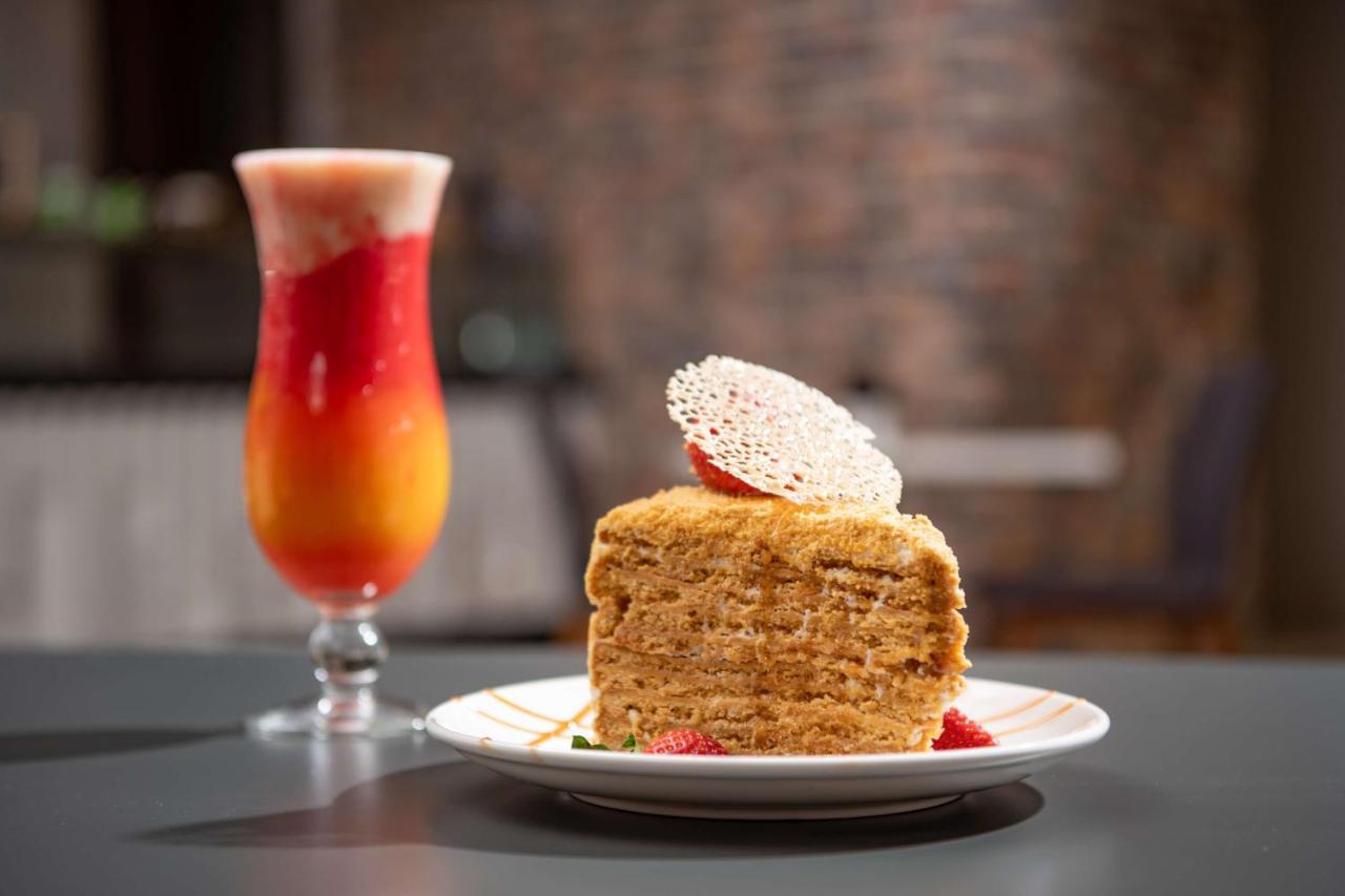 Park Inn By Radisson Makkah Aziziyah Mekka Eksteriør bilde A slice of pumpkin cake
