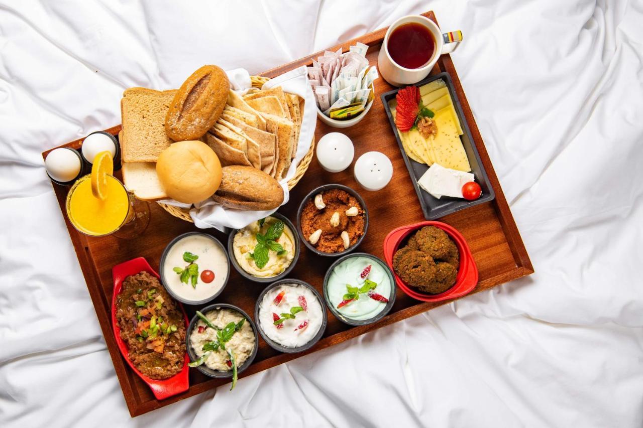 Park Inn By Radisson Makkah Aziziyah Mekka Eksteriør bilde A typical breakfast in India