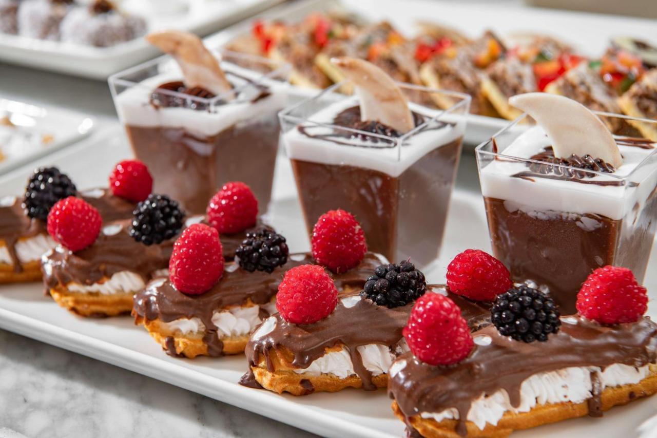 Park Inn By Radisson Makkah Aziziyah Mekka Eksteriør bilde Belgian waffles