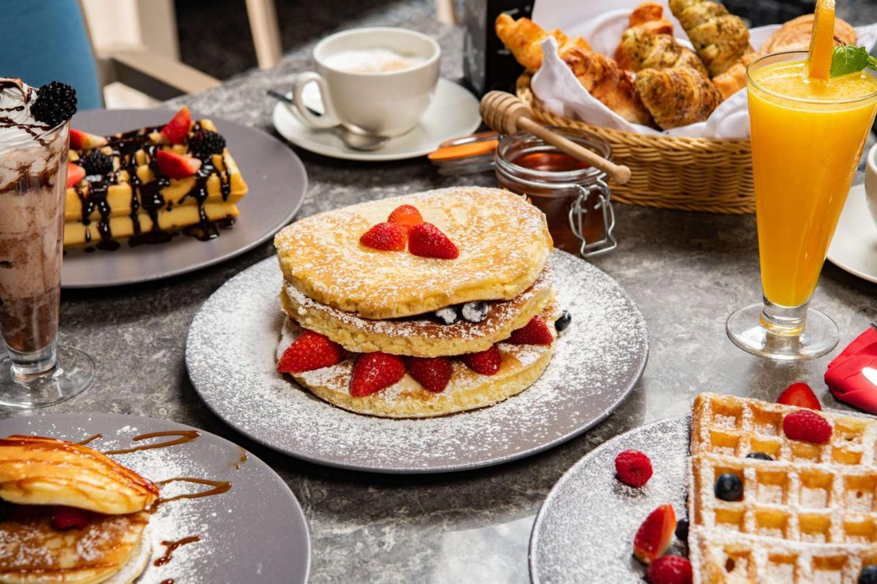 Park Inn By Radisson Makkah Aziziyah Mekka Eksteriør bilde Belgian waffles