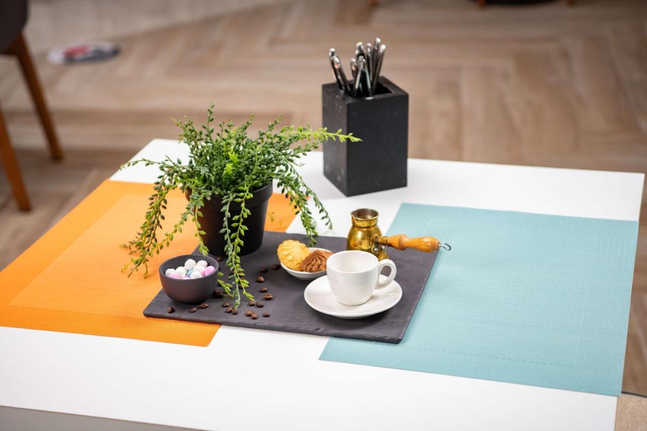 Park Inn By Radisson Makkah Aziziyah Mekka Eksteriør bilde A coffee table