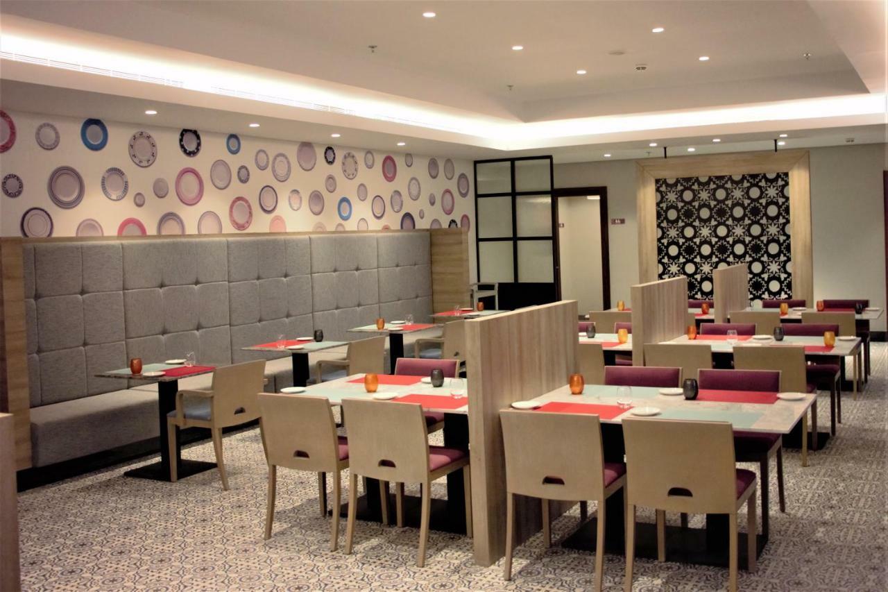 Park Inn By Radisson Makkah Aziziyah Mekka Eksteriør bilde The restaurant's interior